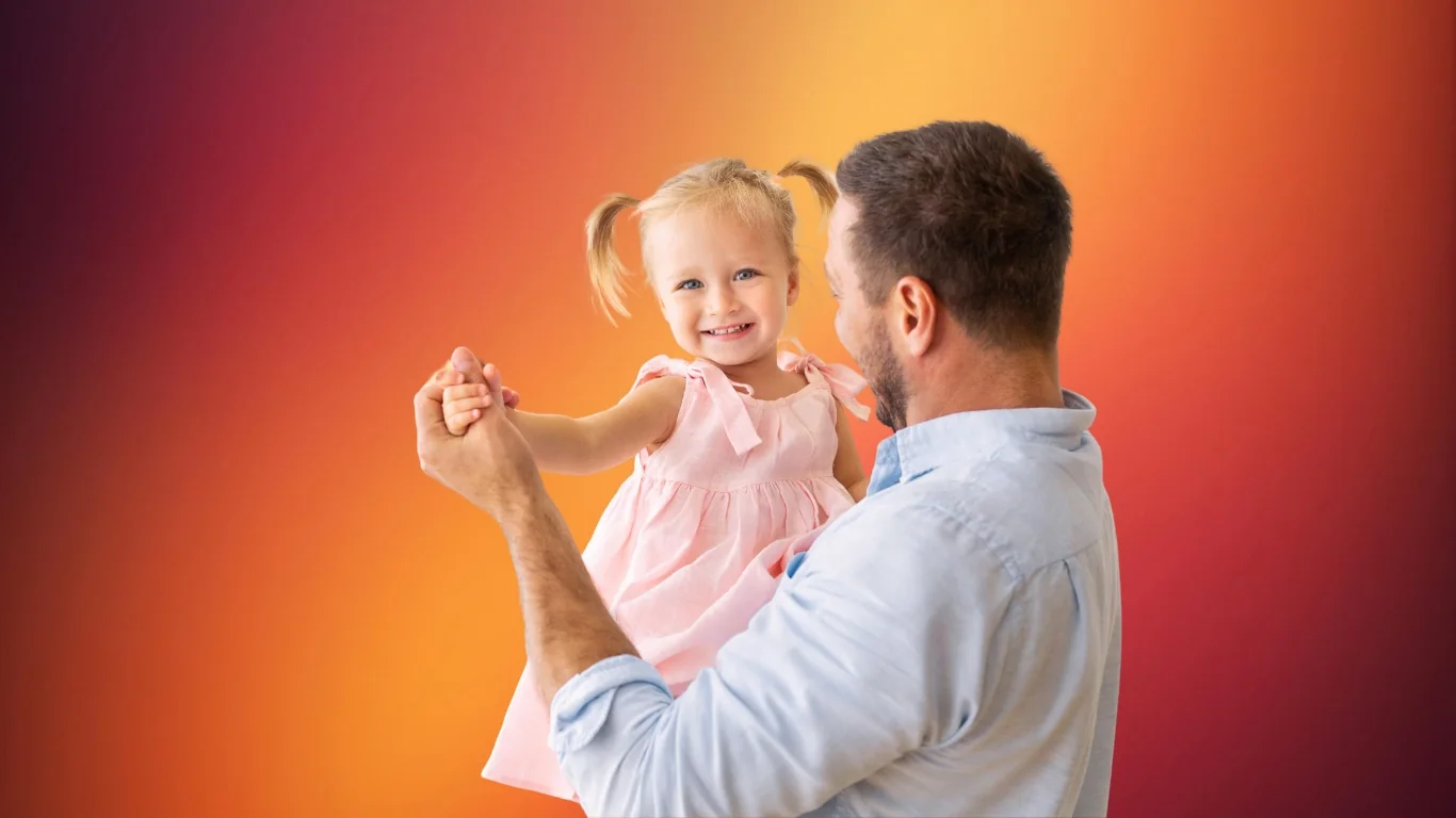 Padre bailando con su hija pequeña en el programa artístico familiar Ser y Estar